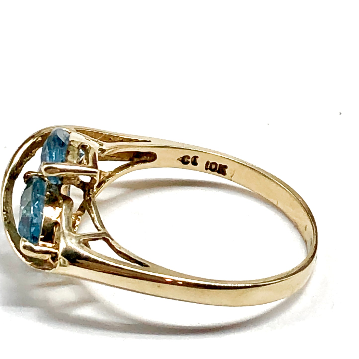 Vintage 10k gold marquise blue topaz ring