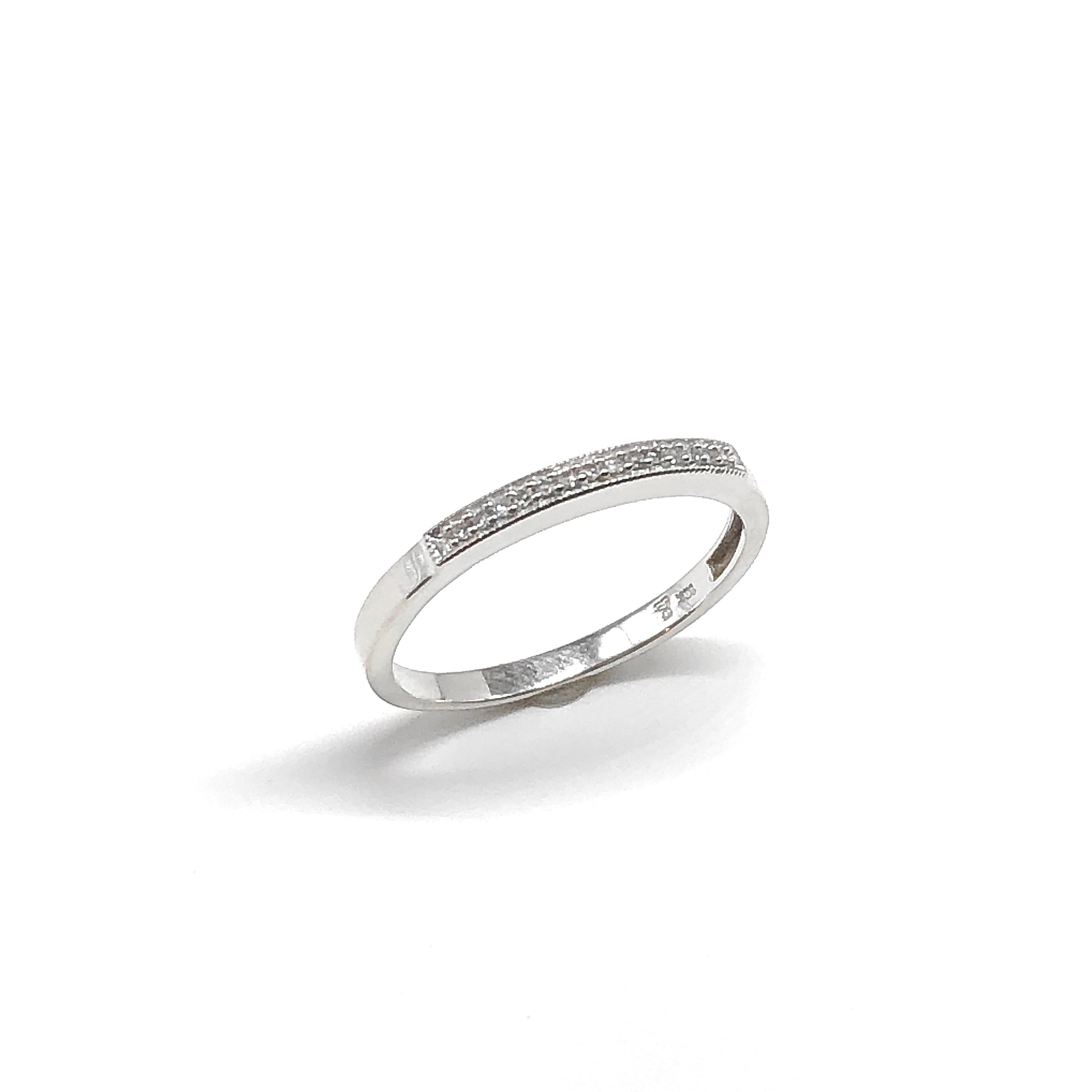 10k White Gold Diamond Ring