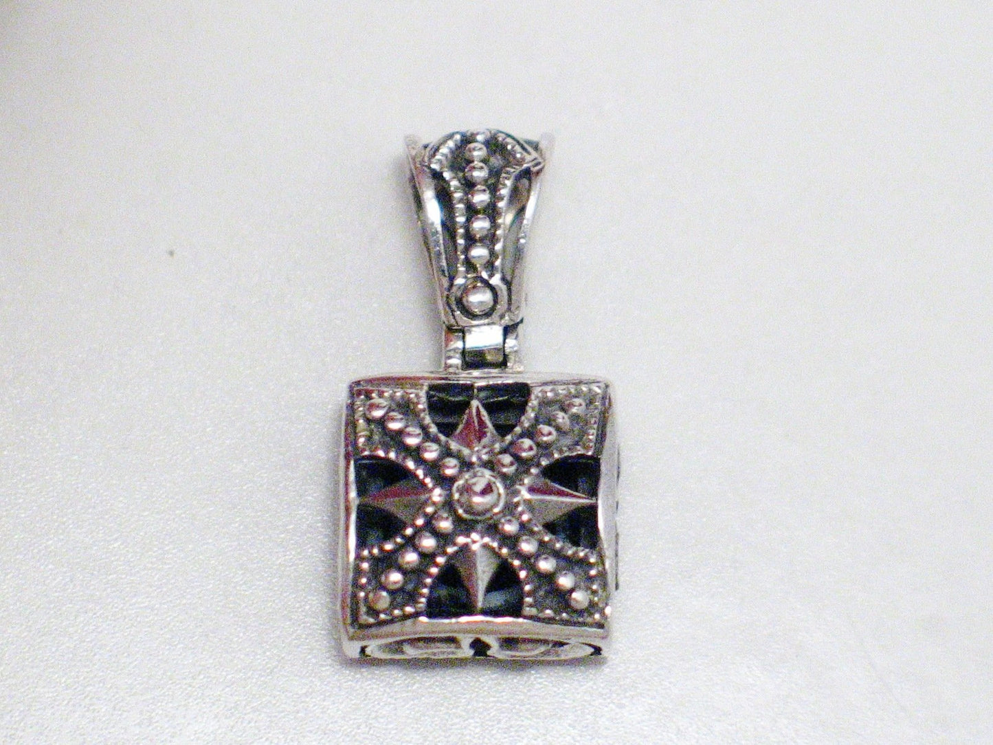 Pendant, Sterling Silver Reversible Filigree Black Stone Pendant