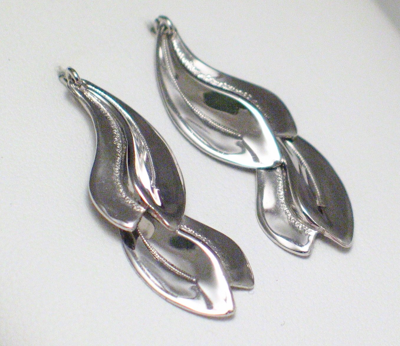 Dangle Earrings, Sterling Silver Wavy Feather Design Dangle Earrings - Blingschlingers 