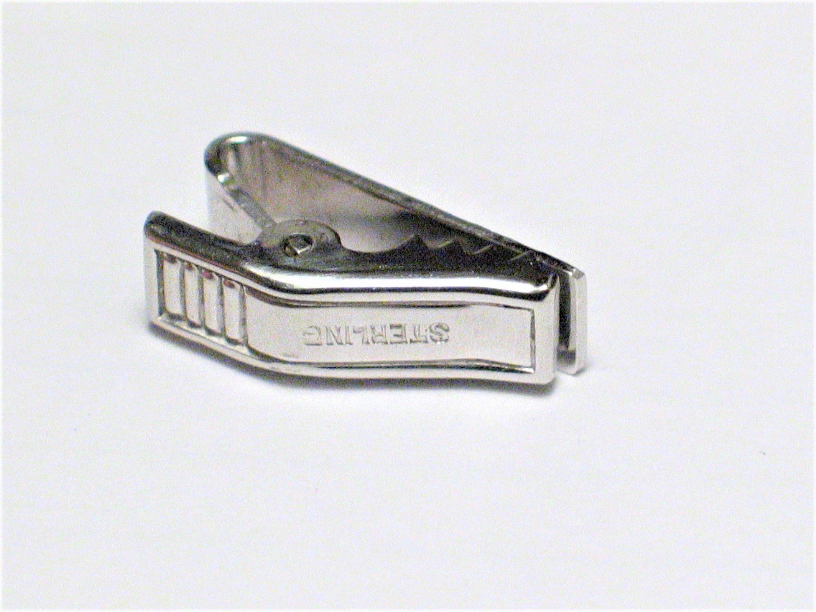 Vintage Sterling Silver Diamond Cut Satin Finish Short Style Tie Clip