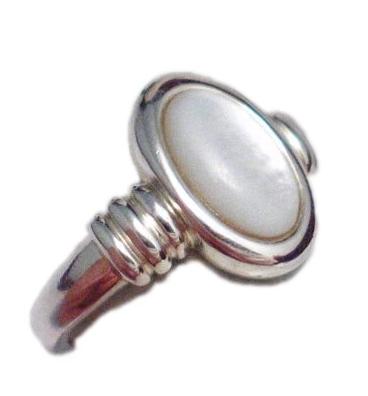 Size 8.25 Ring, Sterling Silver Sleek White Pearl Solitaire Style Stone Ring